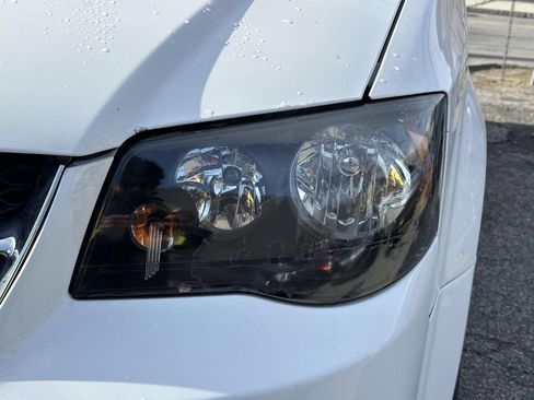 Used 2017 Dodge Grand Caravan SE FWD image 7