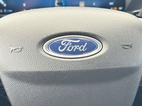 Used 2025 Ford Escape Platinum AWD/4WD image 30