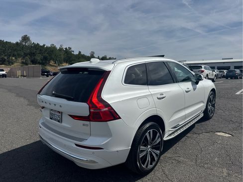 Used 2022 Volvo XC60 B5 Inscription w/ Advanced Package FWD image 5