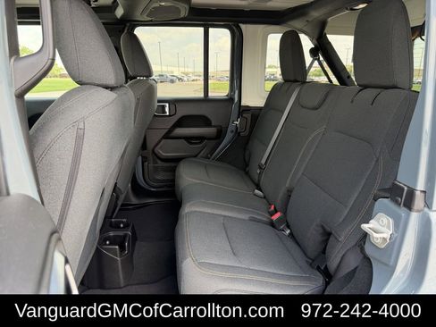 Used 2024 Jeep Wrangler Sahara w/ Technology Group AWD/4WD image 32