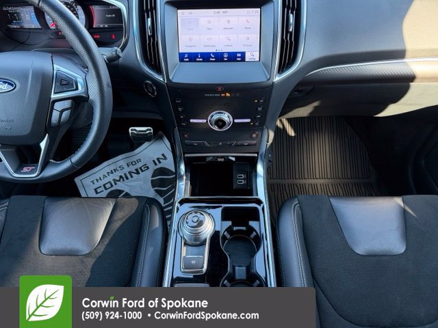 Used 2020 Ford Edge ST w/ Cold Weather Package AWD/4WD image 30