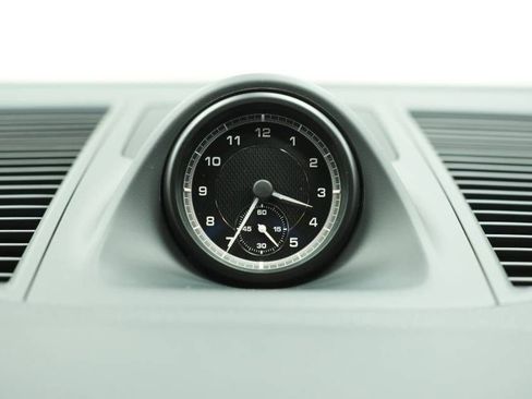 New 2026 Porsche Macan image 33