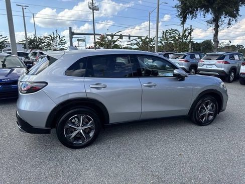 Used 2025 Honda HR-V EX-L image 2