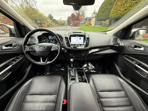 Used 2017 Ford Escape Titanium image 16