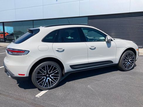 Used 2025 Porsche Macan image 15