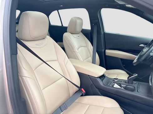 Used 2024 Cadillac XT4 Luxury w/ Cold Weather Package AWD/4WD image 28