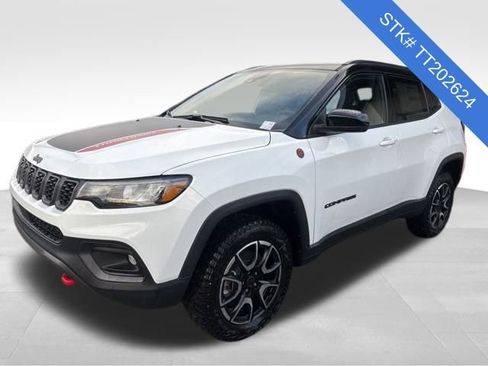 New 2026 Jeep Compass Trailhawk image 4