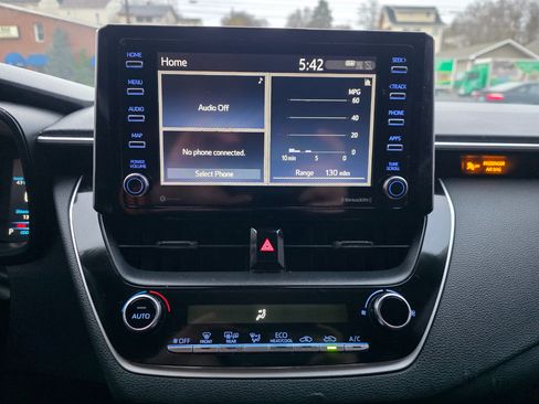 Used 2021 Toyota Corolla LE image 20