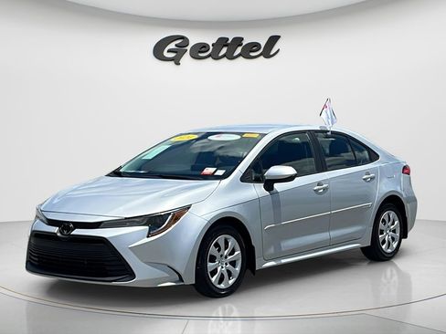 Used 2024 Toyota Corolla LE FWD image 1