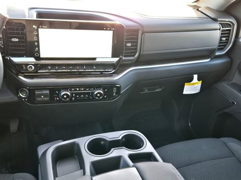 New 2025 GMC Sierra 2500 SLE w/ SLE Value Package; image 31