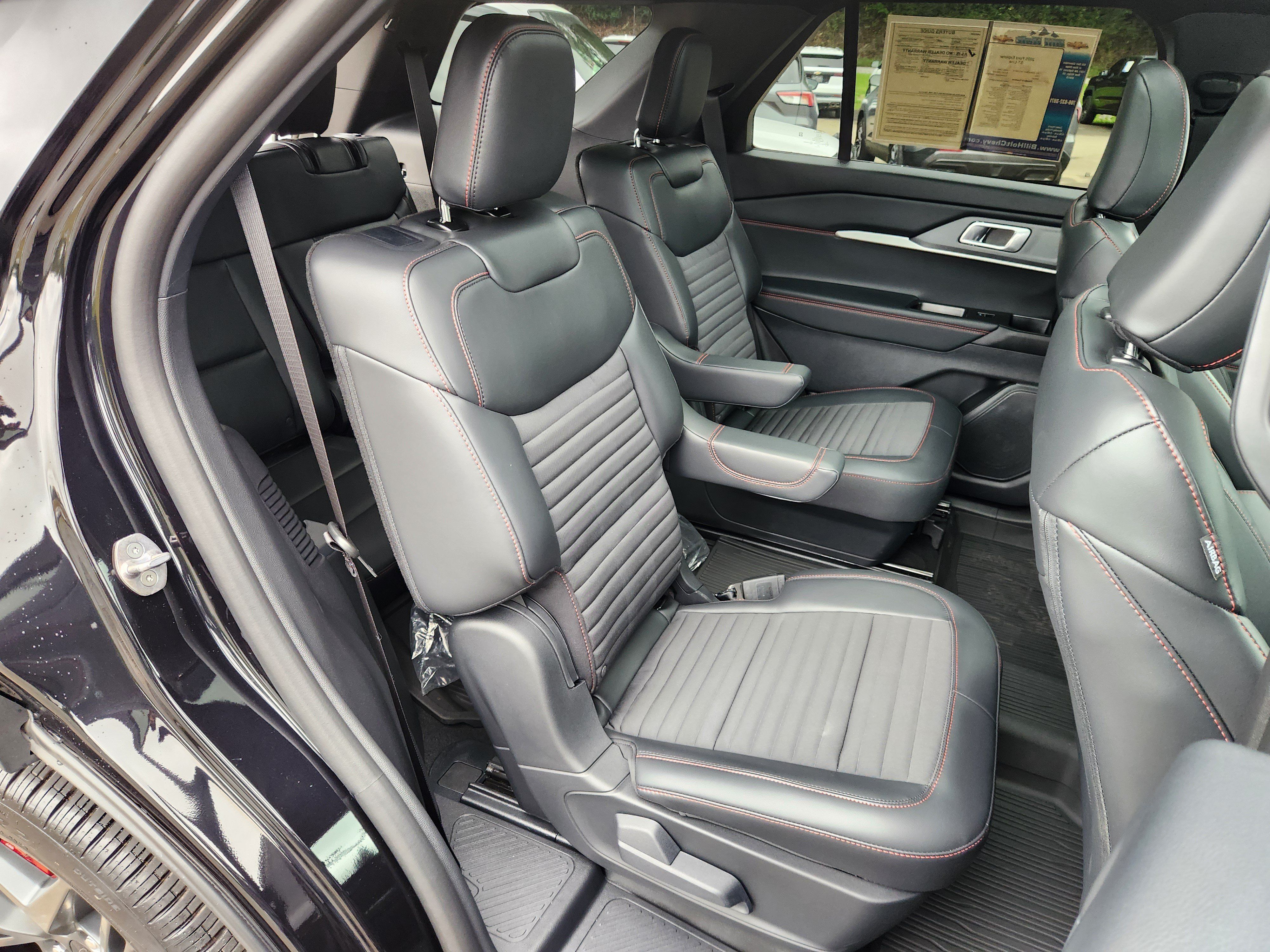 Used 2025 Ford Explorer ST-Line w/ Premium Package AWD/4WD image 43
