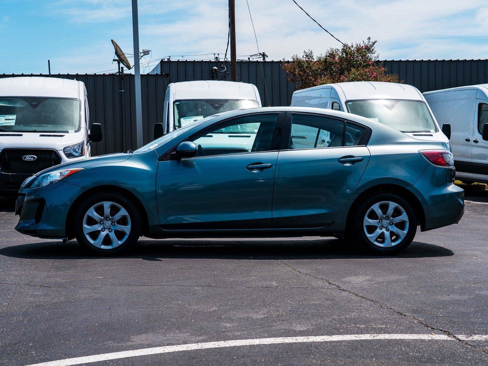 Used 2013 MAZDA MAZDA3 i Sport FWD image 6