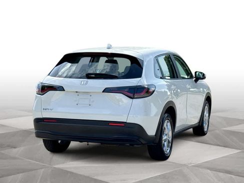 Used 2023 Honda HR-V LX image 8