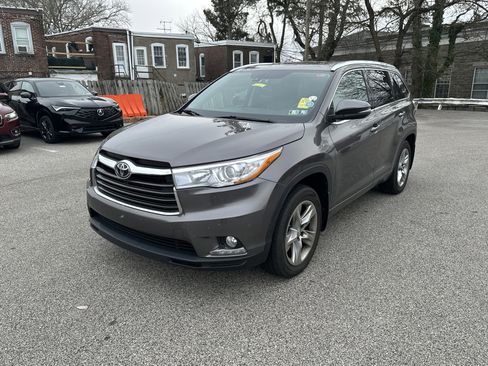 Used 2015 Toyota Highlander Limited image 2