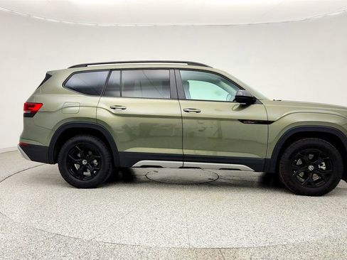 Used 2025 Volkswagen Atlas Peak Edition SE AWD/4WD image 4