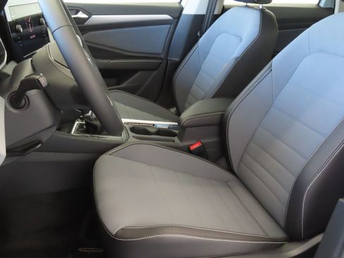 New 2026 Volkswagen Jetta SE FWD image 12