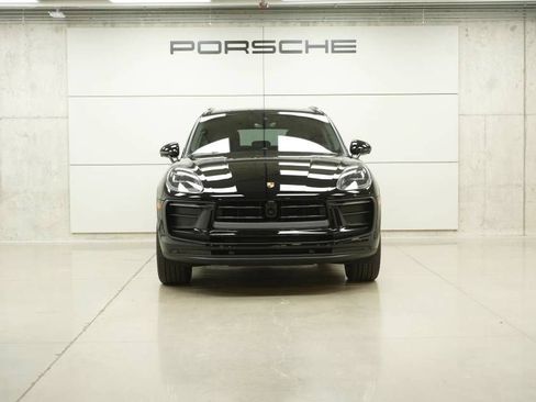 Certified 2026 Porsche Macan AWD/4WD image 10