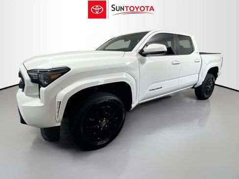 Used 2025 Toyota Tacoma SR5 image 9