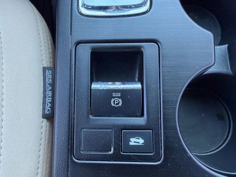 Used 2015 Subaru Legacy 2.5i Premium image 26