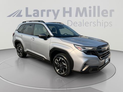 Used 2025 Subaru Forester Limited AWD/4WD image 7