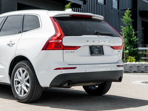 Used 2021 Volvo XC60 T5 Momentum AWD/4WD image 11