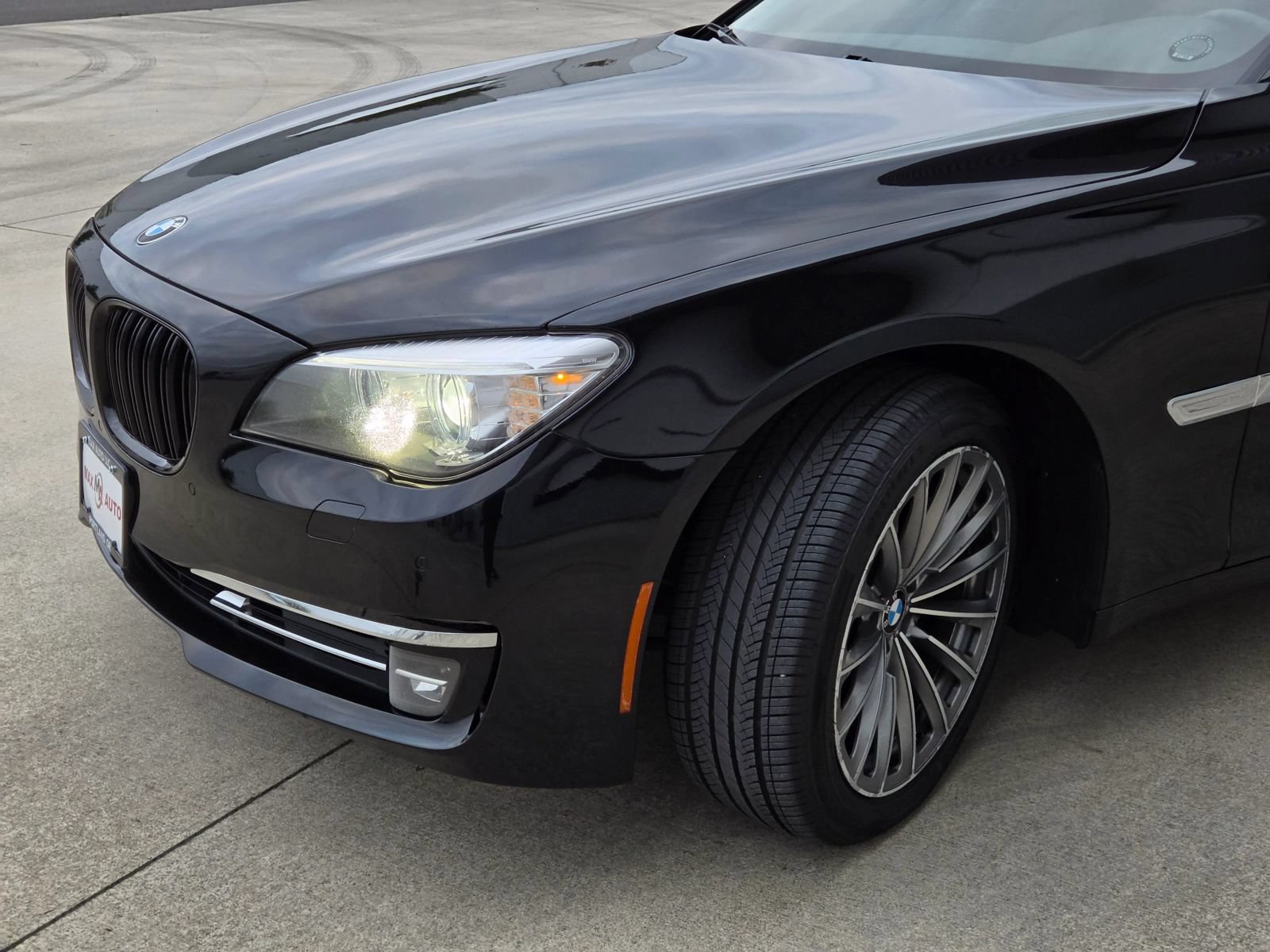 Used 2015 BMW 740Li RWD image 40