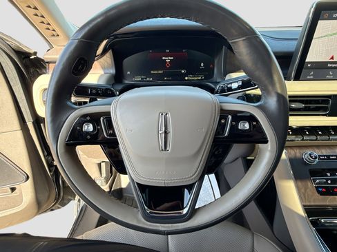 Used 2022 Lincoln Aviator Reserve w/ Elements Package Plus image 41