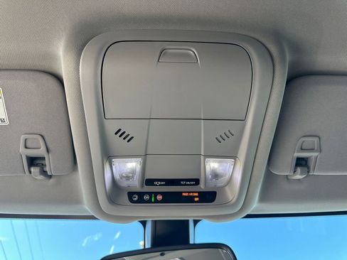 Used 2019 GMC Terrain SLE w/ Driver Convenience Package image 30