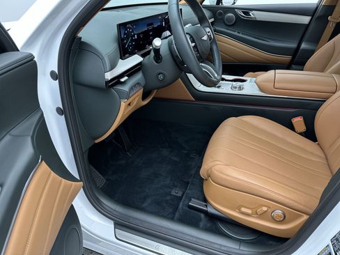 Certified 2025 Genesis GV80 2.5T Advanced image 11