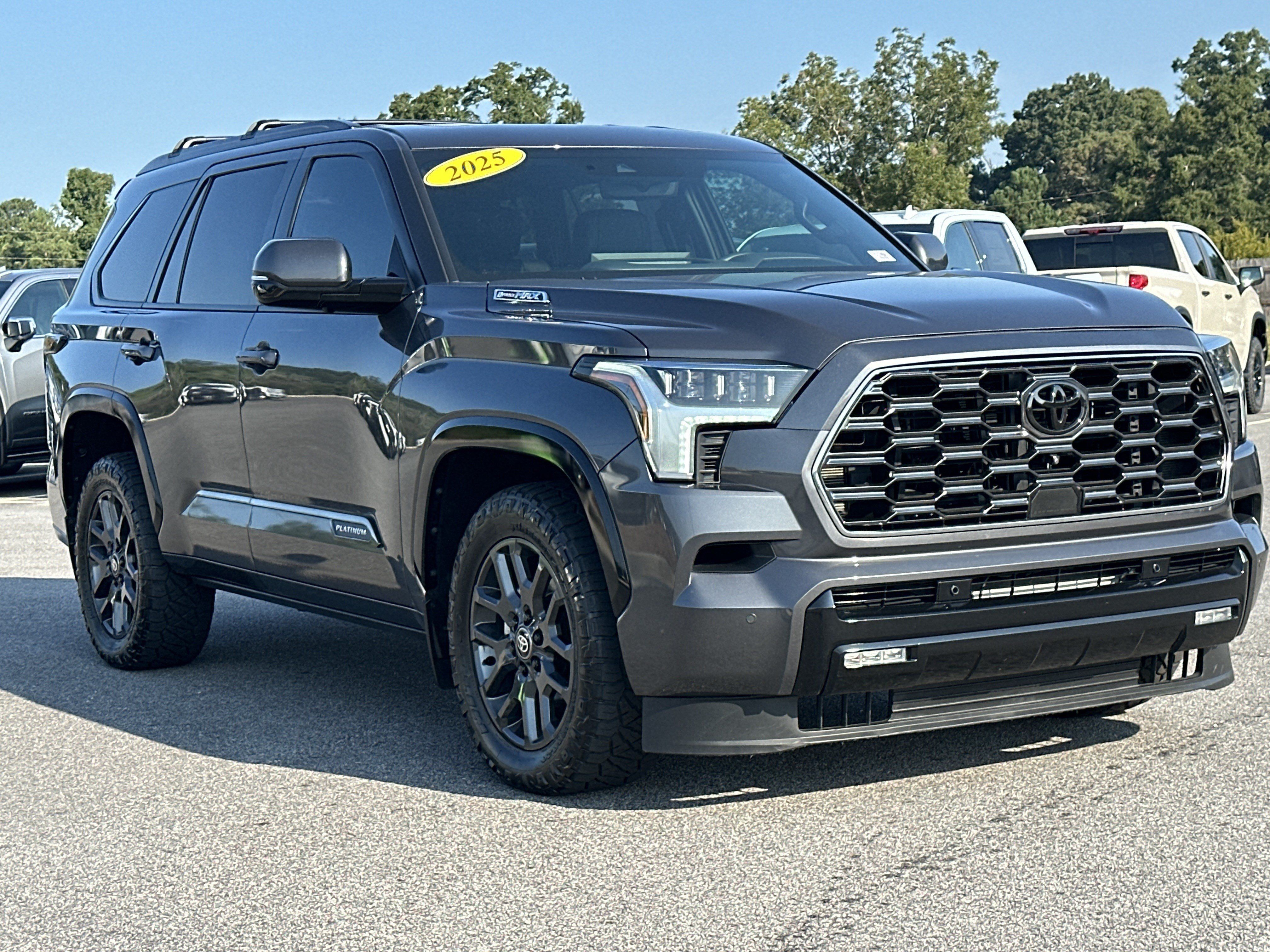 Used 2025 Toyota Sequoia Platinum AWD/4WD image 3