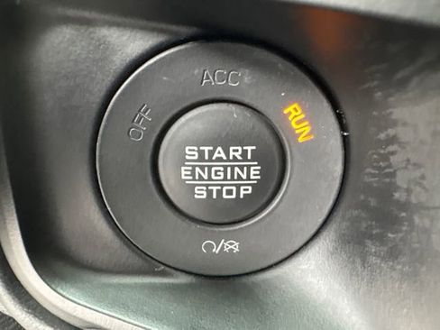 Used 2025 Jeep Wrangler Unlimited Sahara w/ Safety Group image 30