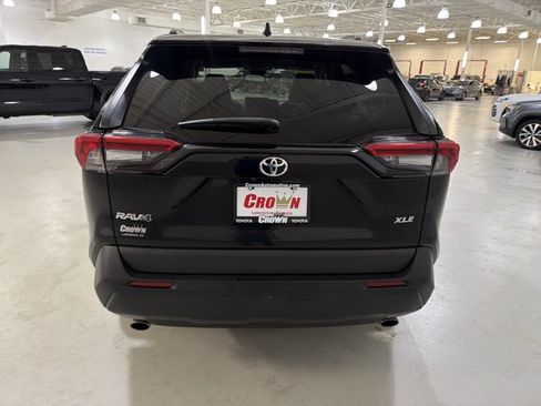 Used 2024 Toyota RAV4 XLE FWD image 7