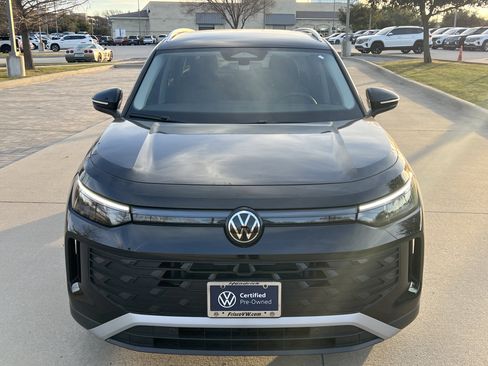 Used 2025 Volkswagen Tiguan S image 3