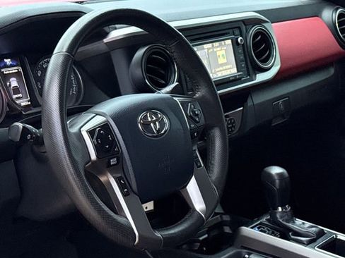 Used 2019 Toyota Tacoma SR5 image 18