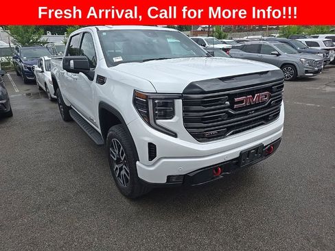 Used 2025 GMC Sierra 1500 AT4 w/ Technology Package AWD/4WD image 1