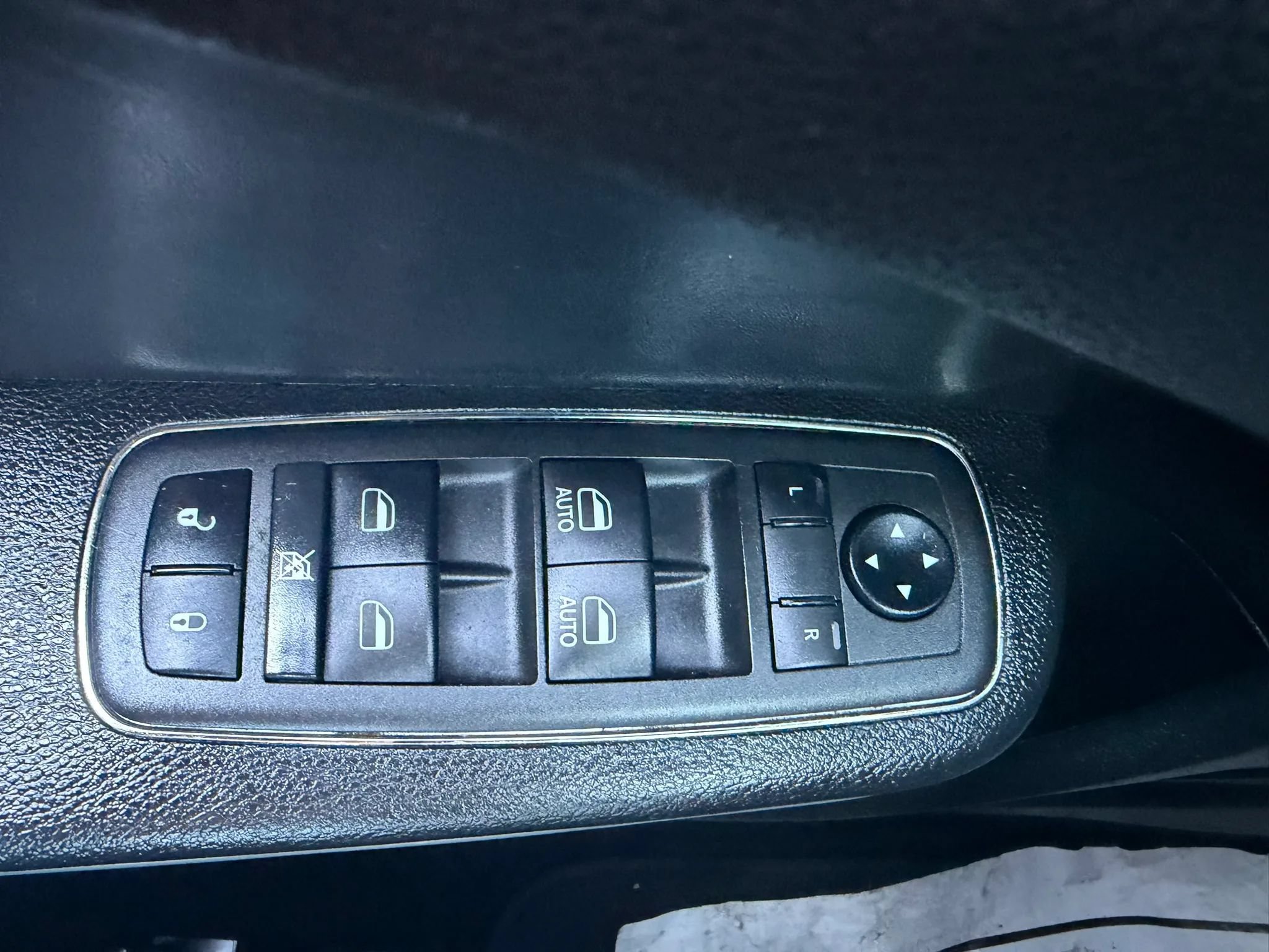 Used 2021 Dodge Charger SXT w/ Leather Interior Group RWD image 23