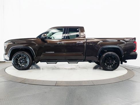 Used 2022 Toyota Tundra Limited w/ TRD Off-Road Package AWD/4WD image 8