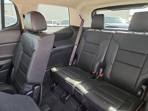 Used 2023 GMC Acadia Denali image 9