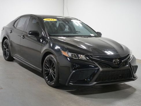 Certified 2022 Toyota Camry SE w/ Convenience Package FWD image 3