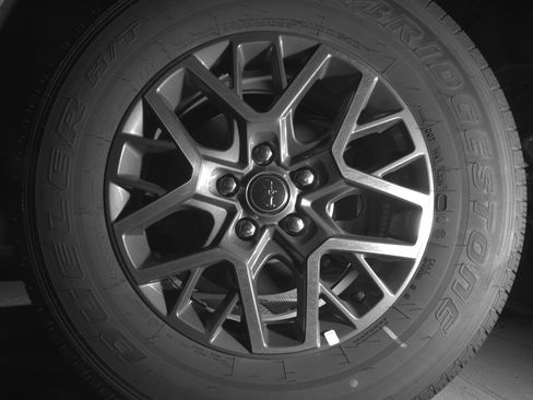 Used 2025 Jeep Wrangler Sahara image 14