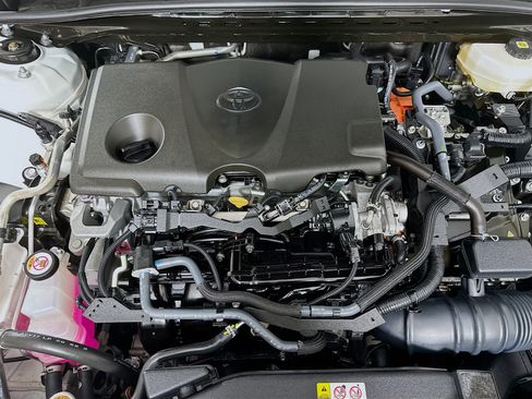 Used 2025 Toyota Camry LE image 33