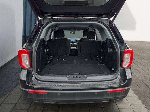 Used 2024 Ford Explorer XLT image 25