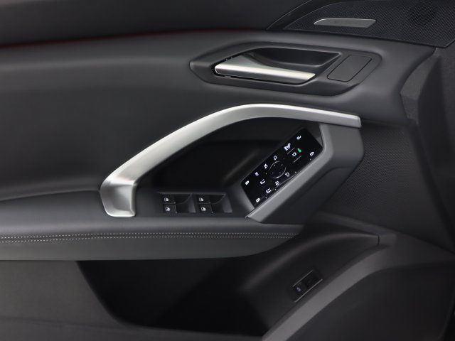 Certified 2025 Audi Q5 Premium w/ Premium Plus AWD/4WD image 11