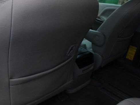 Used 2015 Toyota Sienna XLE FWD image 17