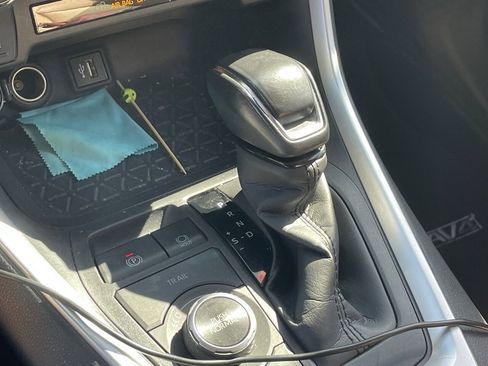 Used 2023 Toyota RAV4 XLE Premium image 6