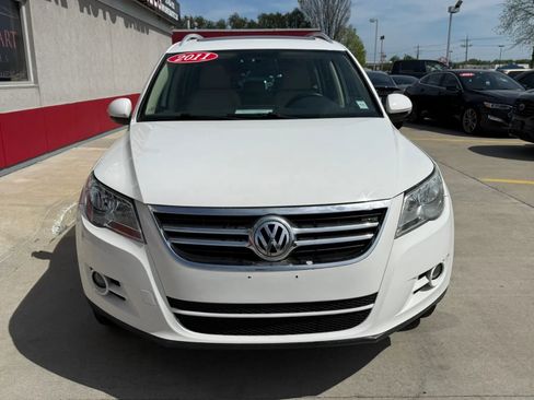 Used 2011 Volkswagen Tiguan S image 5