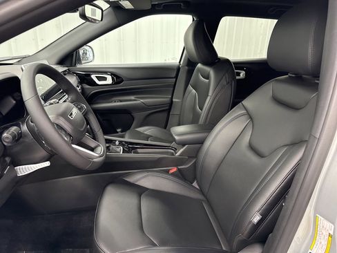 New 2025 Jeep Compass Limited w/ Sun & Sound Group image 15