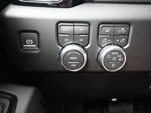 New 2026 GMC Sierra 2500 AT4 w/ AT4 Premium Plus Package AWD/4WD image 18