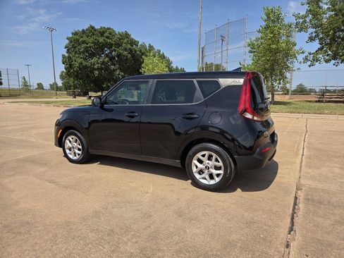 Used 2020 Kia Soul S FWD image 5