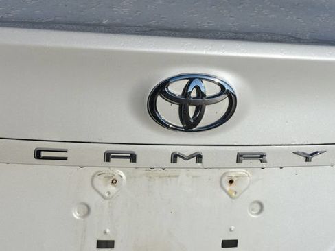 Used 2020 Toyota Camry XLE FWD image 13